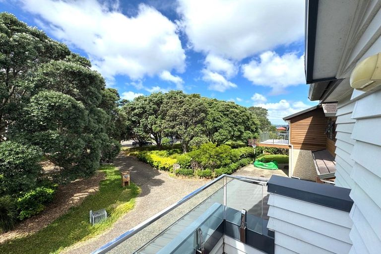 Photo of property in 7 Lone Tree Avenue, Te Atatu Peninsula, Auckland, 0610