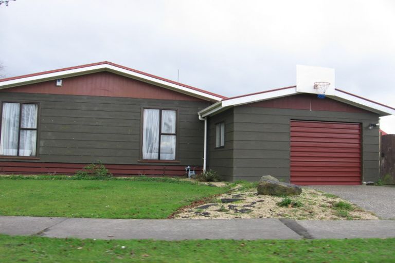 Photo of property in 29 Peter Hall Drive, Kelvin Grove, Palmerston North, 4414