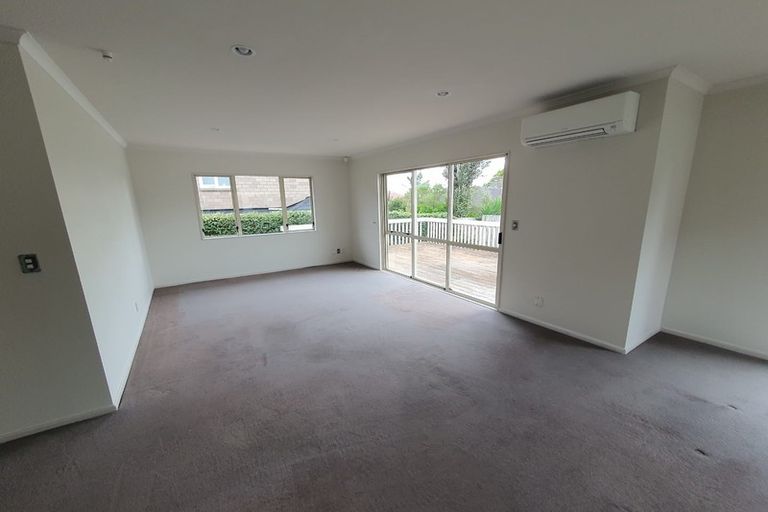Photo of property in 4a Elcoat Avenue, Henderson, Auckland, 0612