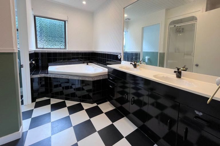 Photo of property in 20 Dart Place, Fernhill, Queenstown, 9300