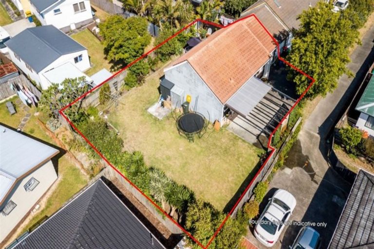 Photo of property in 3/1 Gatman Street, Birkdale, Auckland, 0626