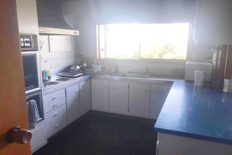 Photo of property in 118 Pupuke Road, Hillcrest, Auckland, 0627