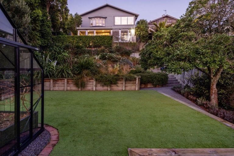 Photo of property in 56 Overtoun Terrace, Hataitai, Wellington, 6021