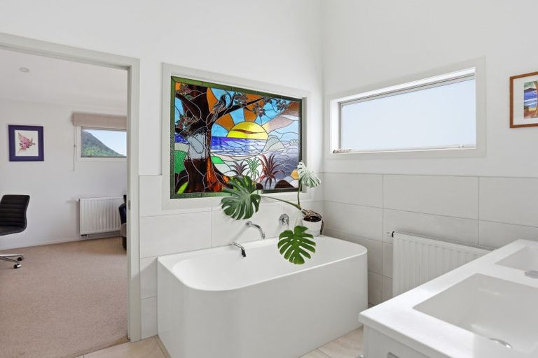 Photo of property in 40 Oceanview Road, Mount Maunganui, 3116