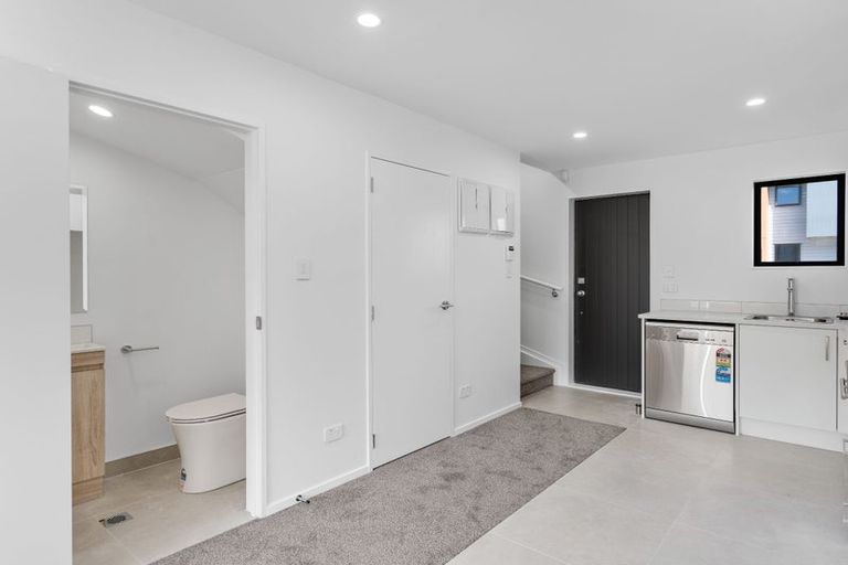 Photo of property in 35 Raupeti Lane, Henderson, 0612