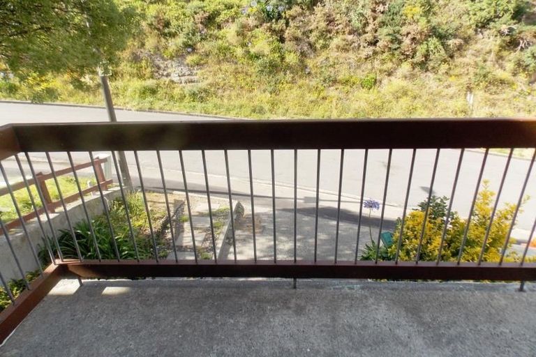 Photo of property in 1a Southern Cross Crescent, Island Bay, Wellington, 6023