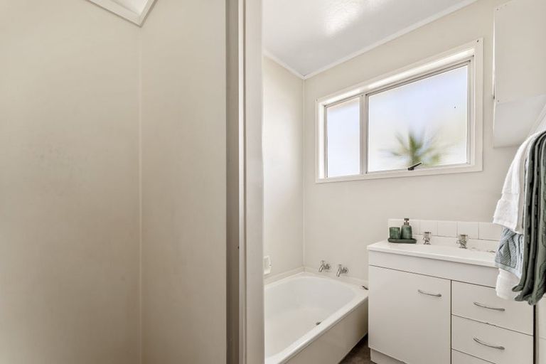 Photo of property in 27 Penton Road, Stanmore Bay, Whangaparaoa, 0932