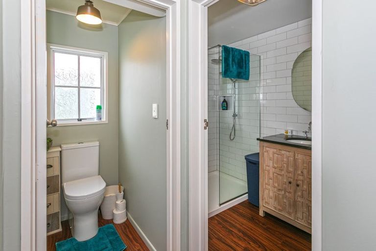 Photo of property in 35 Victoria Street, Coromandel, 3506