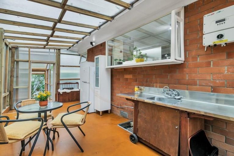 Photo of property in 51 Christmas Road, Manurewa, Auckland, 2102