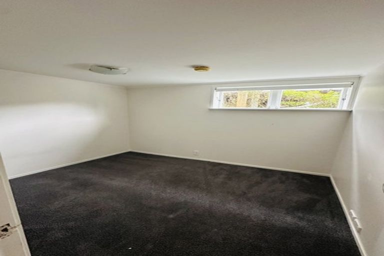 Photo of property in 92 Castor Bay Road, Castor Bay, Auckland, 0620