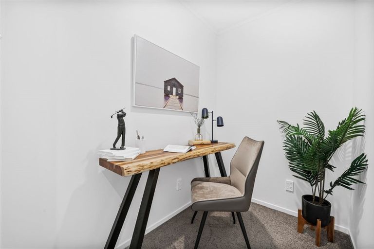 Photo of property in 3/10 Pedersen Place, Bucklands Beach, Auckland, 2012