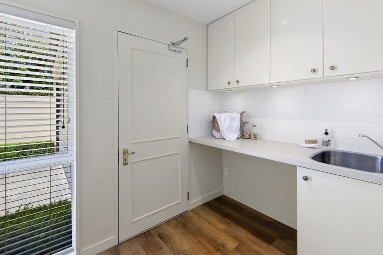 Photo of property in 89 Merivale Lane, Merivale, Christchurch, 8014