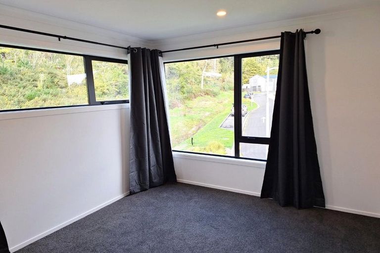 Photo of property in 15 Joseph Bolton Crescent, Trentham, Upper Hutt, 5018