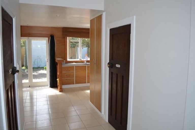 Photo of property in 6 Cardall Street, Newtown, Wellington, 6021