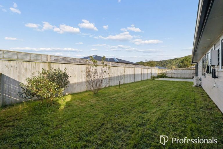 Photo of property in 6 Jack Vaughan Grove, Wainuiomata, Lower Hutt, 5014