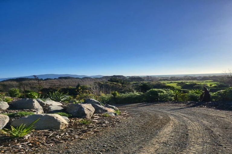 Photo of property in 189 Peka Peka Road, Peka Peka, Waikanae, 5391
