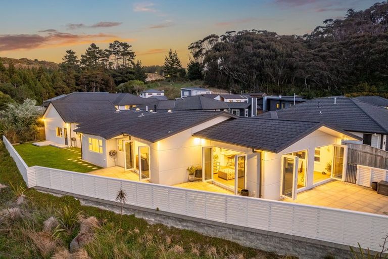 Photo of property in 62 Banks Boulevard, Whitby, Porirua, 5024