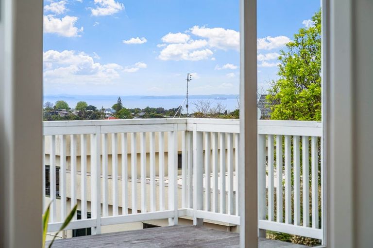 Photo of property in 75 Stanmore Bay Road, Stanmore Bay, Whangaparaoa, 0932