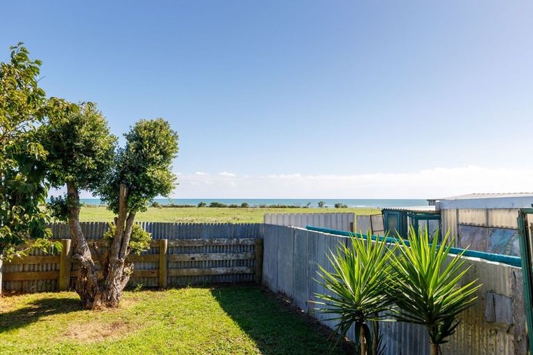 Photo of property in 70 Hume Street, Waitara, 4320