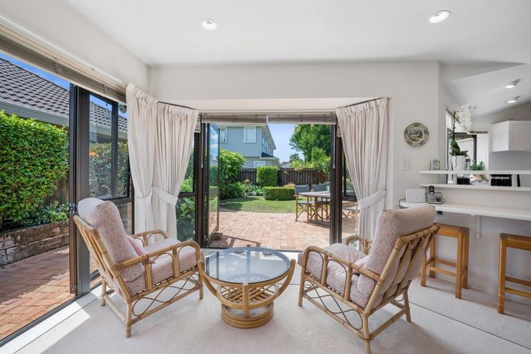 Photo of property in 2/12 Stratford Avenue, Milford, Auckland, 0620