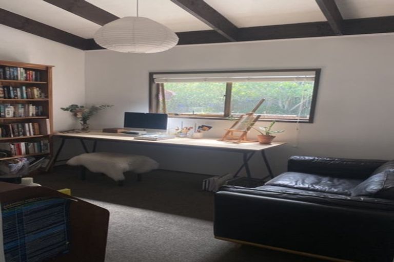Photo of property in 2/39 Miltonia Avenue, Te Atatu South, Auckland, 0610
