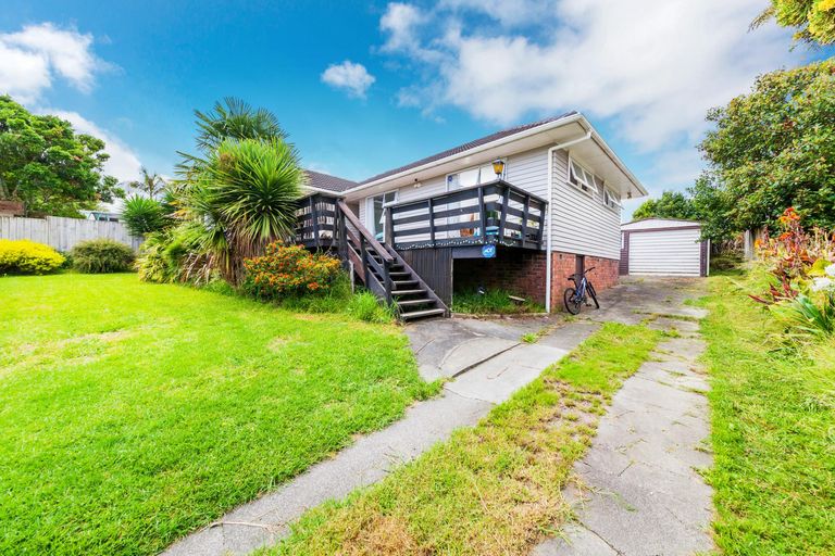 Photo of property in 3 Kaikoura Street, Henderson, Auckland, 0612