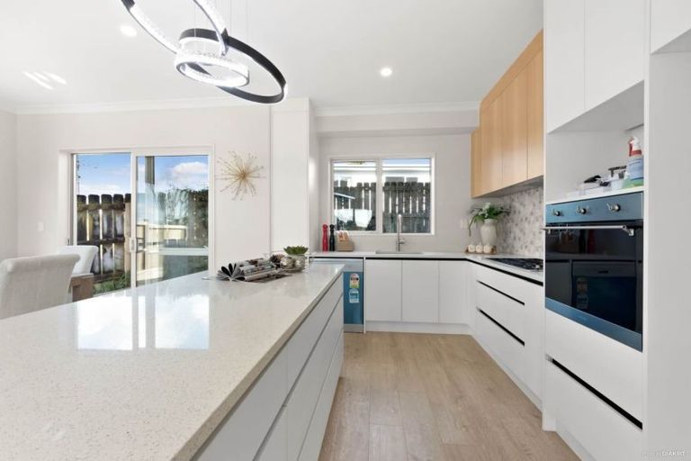 Photo of property in 297 Swanson Road, Ranui, Auckland, 0612