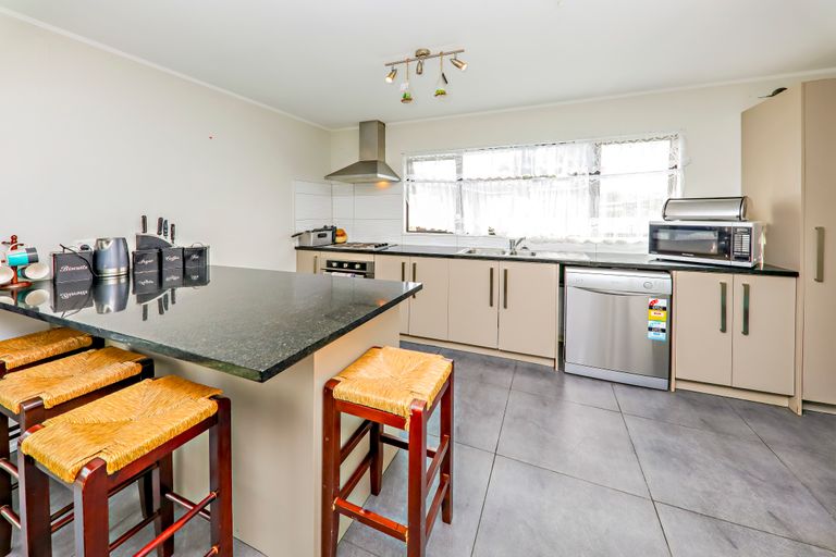 Photo of property in 14 Treviso Place, Clover Park, Auckland, 2023