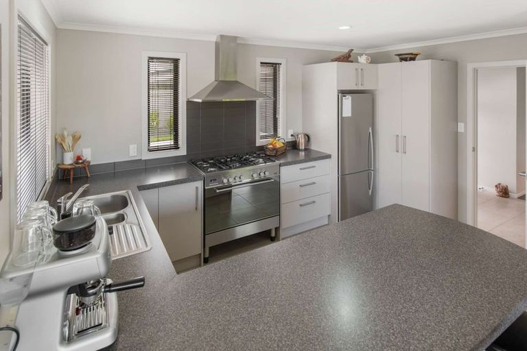 Photo of property in 7 Levi Place, Kelvin Grove, Palmerston North, 4414
