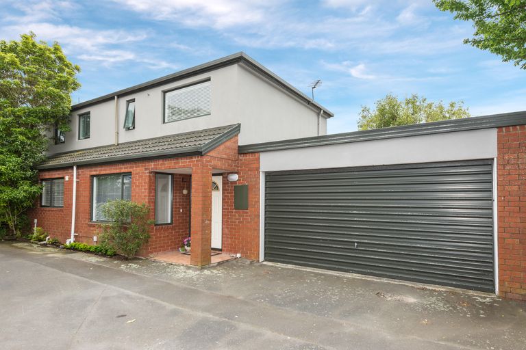 Photo of property in 2/15 Coles Place, St Albans, Christchurch, 8014