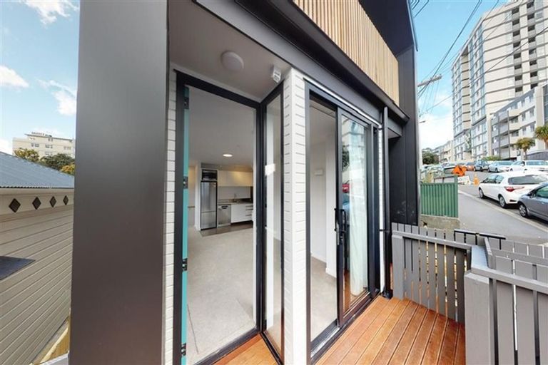 Photo of property in 17u2 Nairn Street, Mount Cook, Wellington, 6011