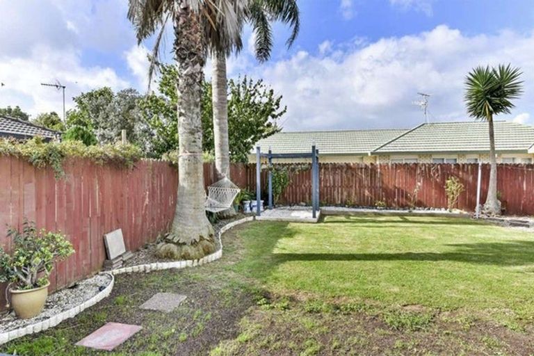 Photo of property in 2 Brentford Place, Manurewa, Auckland, 2102