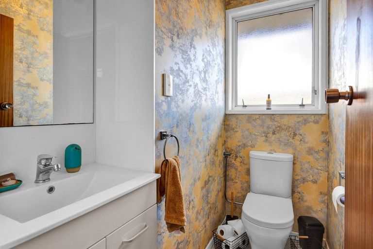 Photo of property in 18 Kowhai Street, Hawera, 4610