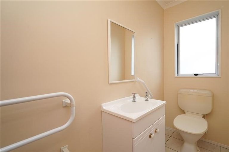 Photo of property in 1 Moana Avenue, Bayswater, Auckland, 0622