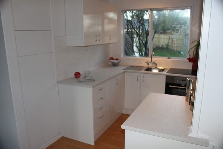 Photo of property in 2/23 Tahi Terrace, Glen Eden, Auckland, 0602