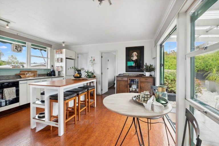 Photo of property in 23 Penton Road, Stanmore Bay, Whangaparaoa, 0932