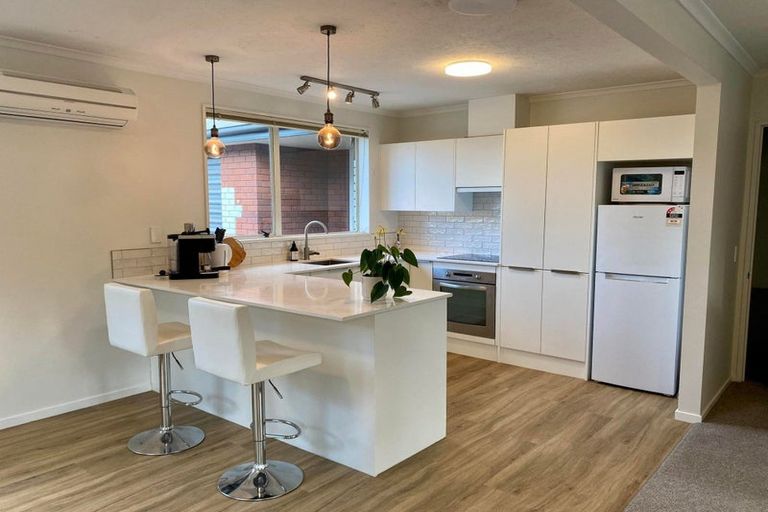 Photo of property in 83a Wilsons Road, Saint Martins, Christchurch, 8022