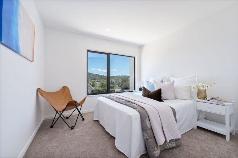 Photo of property in 21b Barron Drive, Green Bay, Auckland, 0604