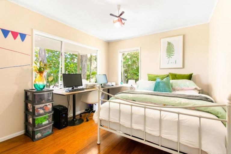 Photo of property in 48 Hilling Street, Titirangi, Auckland, 0604