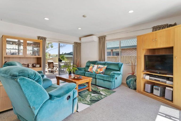 Photo of property in 35 Romana Crescent, Papamoa Beach, Papamoa, 3118