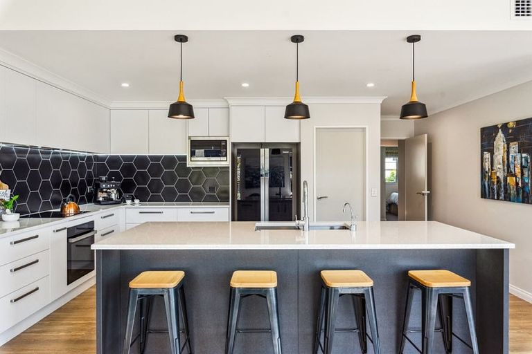 Photo of property in 11 Taranui Way, Paraparaumu Beach, Paraparaumu, 5032