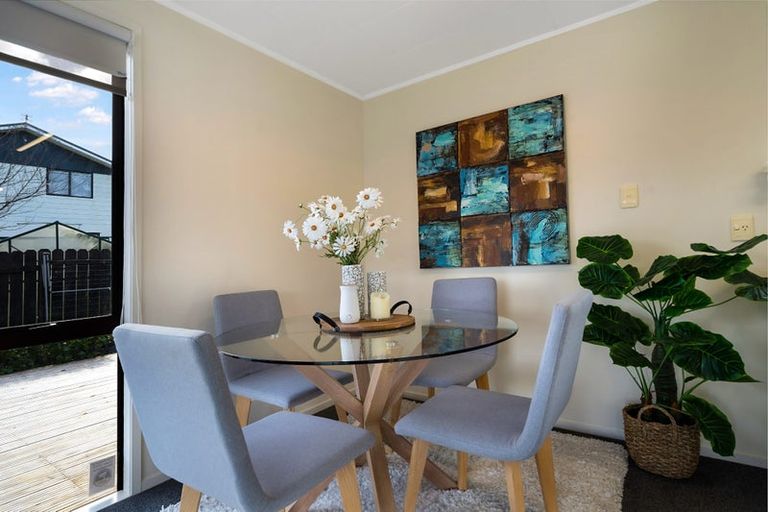 Photo of property in 1/14 Moxham Grove, Massey, Auckland, 0614