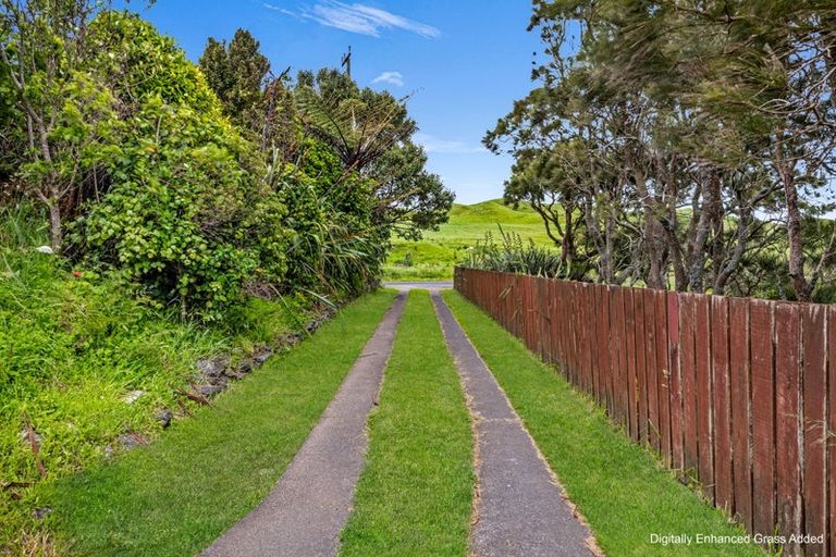 Photo of property in 319 Opourapa Road, Rahotu, Opunake, 4685