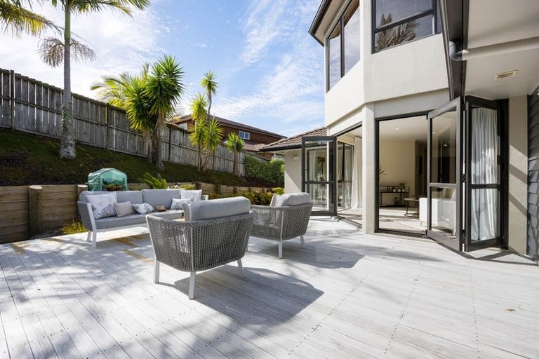 Photo of property in 22 Ballymore Drive, Pinehill, Auckland, 0632