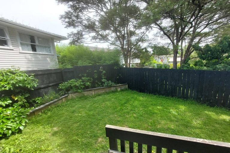 Photo of property in 14 Barnfield Place, Glendene, Auckland, 0602