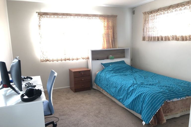Photo of property in 1 Castlederg Drive, Flat Bush, Auckland, 2019
