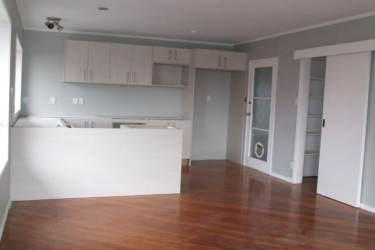 Photo of property in 2 Malters Place, Browns Bay, Auckland, 0630