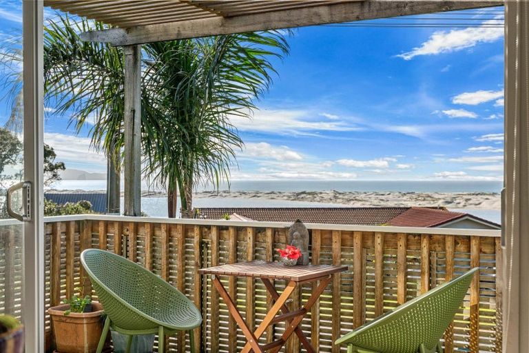 Photo of property in 42 Cheviot Street, Mangawhai Heads, Mangawhai, 0505