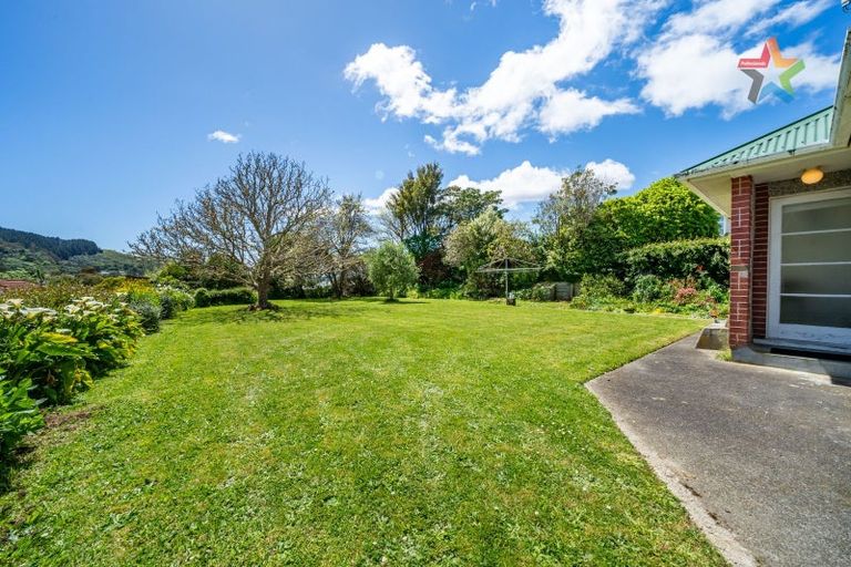 Photo of property in 12 Larsen Crescent, Tawa, Wellington, 5028
