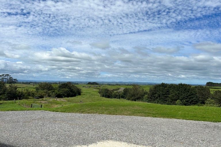 Photo of property in 403 Opunake Road, Cardiff, Stratford, 4391